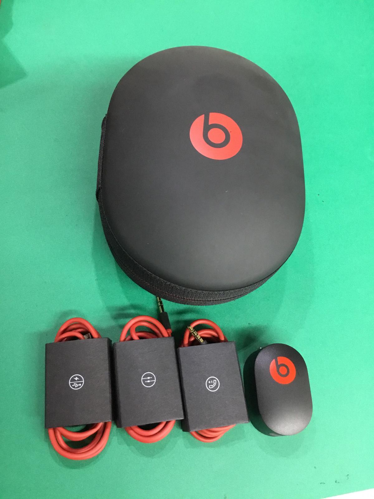 Beats by Dr. Dre / Studio v2 ヘッドフォン B0102