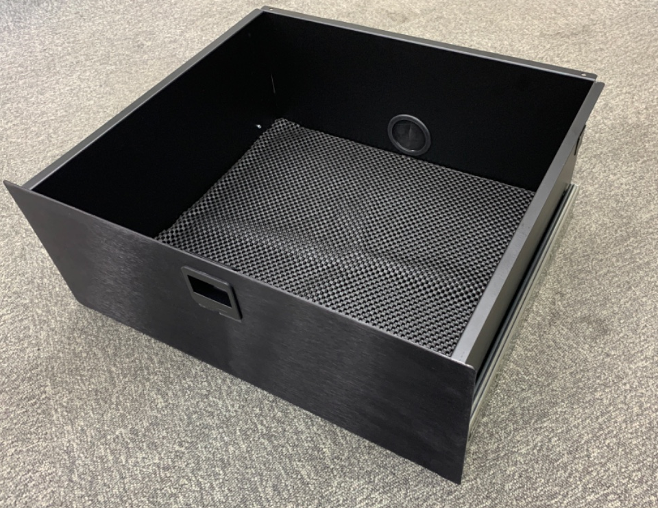 MIDDLE ATLANTIC (ミドルアトランティック) / D4 4Uドロワー 米国製高級アルミ加工仕上げ C326