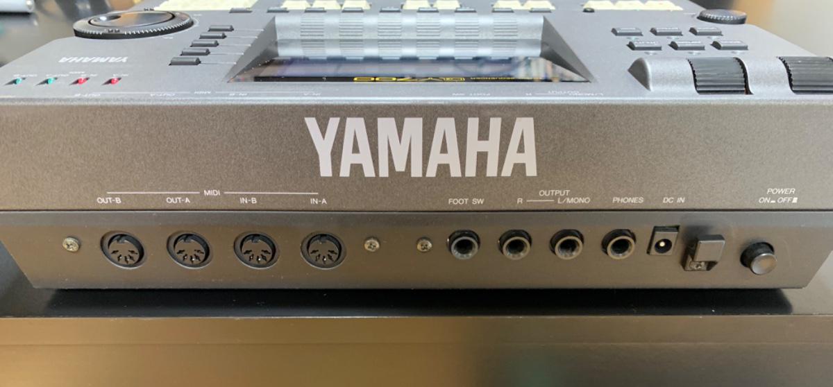 YAMAHA / QY700