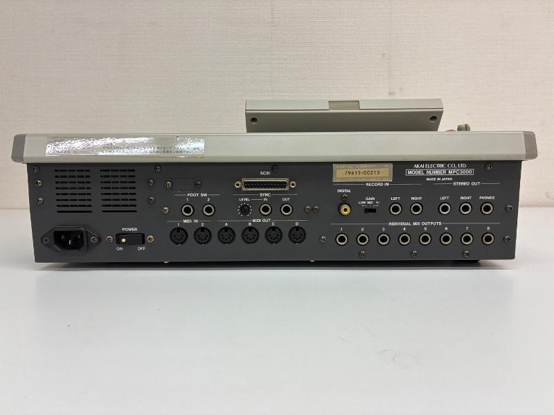 AKAI (アカイ) / MPC3000 サンプラー/シーケンサー E088