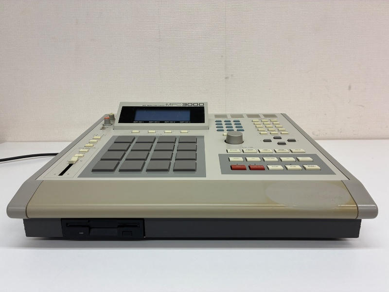 AKAI (アカイ) / MPC3000 サンプラー/シーケンサー E088