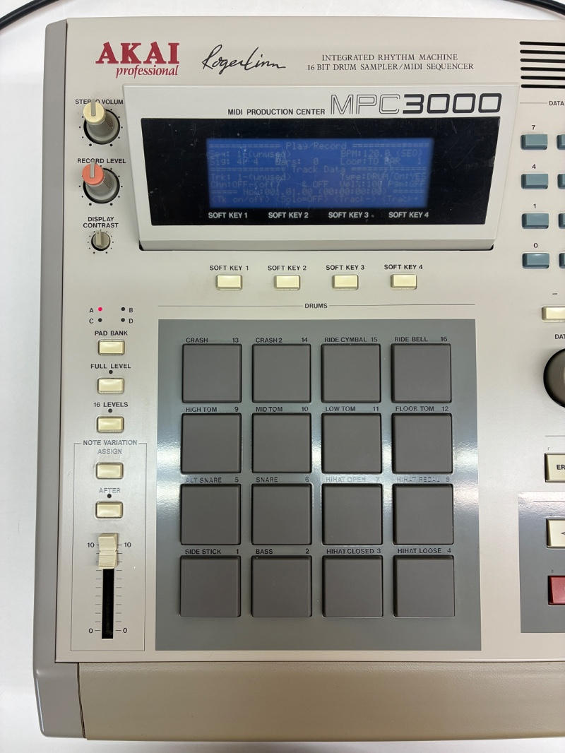 AKAI (アカイ) / MPC3000 サンプラー/シーケンサー E088