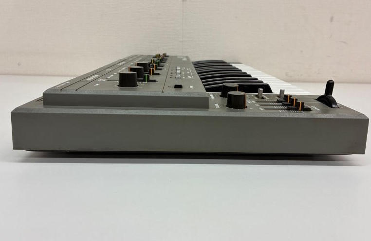 ROLAND (ローランド) / SH-101 アナログシンセサイザー E152