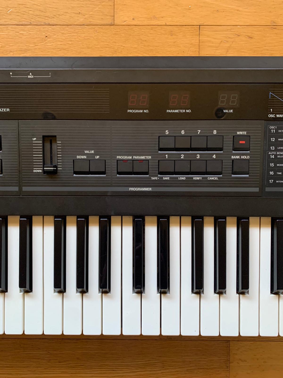 KORG (コルグ) / DW-8000 デジアナシンセサイザー