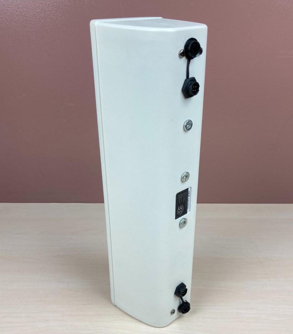 小さいけど頑張る! / コンパクトコラムスピーカー(ホワイト) ■S0048