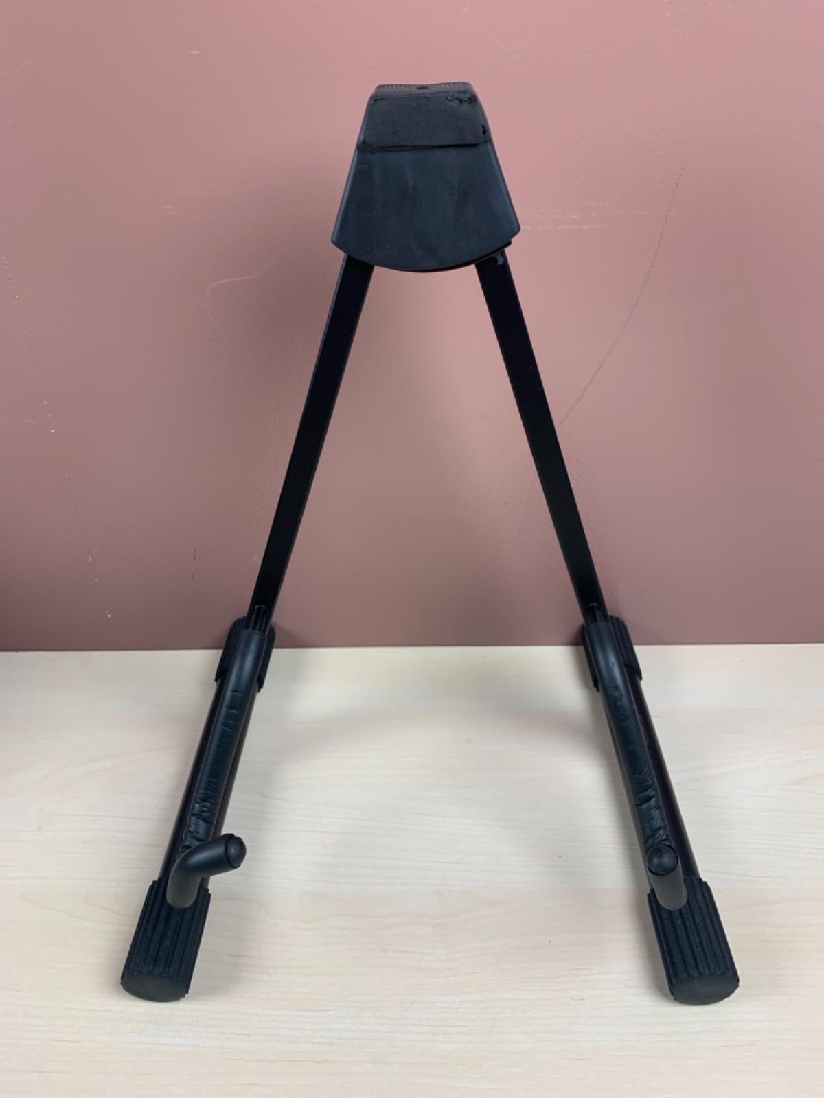 PLAYTECH(旧ZENN) (プレイテックゼン) / GSE BLACK ギタースタンド S0150