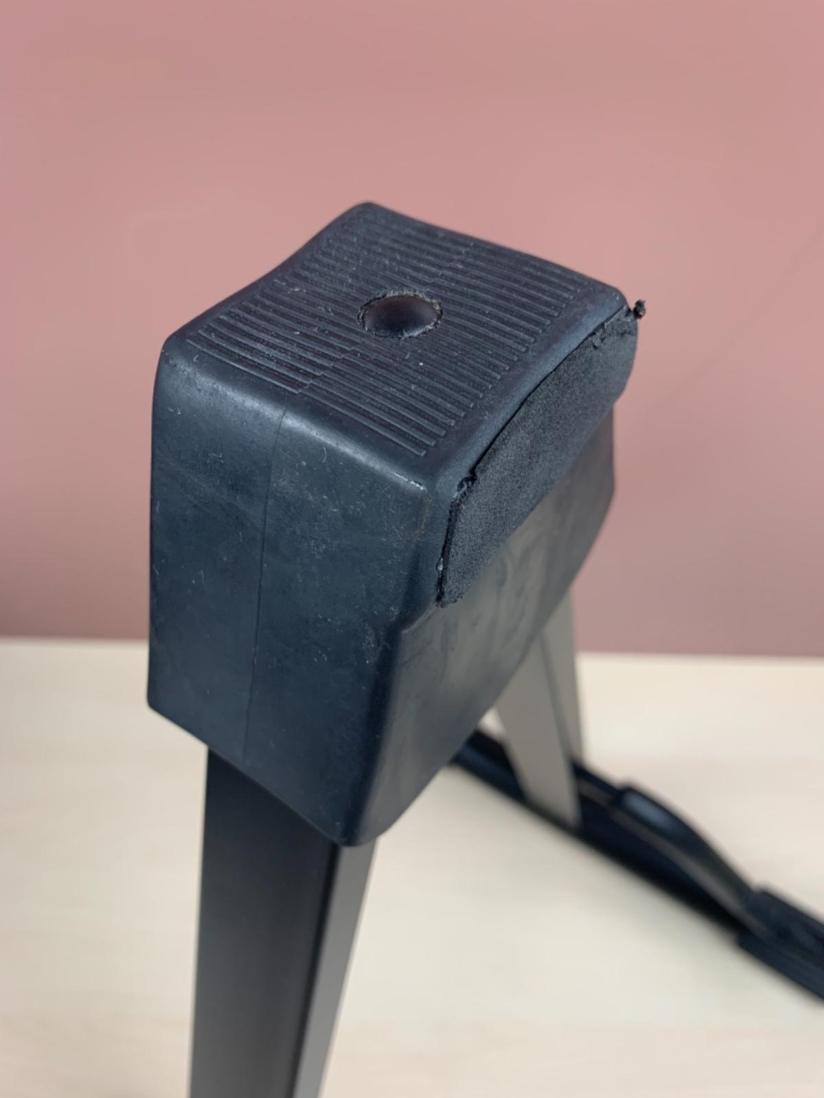 PLAYTECH(旧ZENN) (プレイテックゼン) / GSE BLACK ギタースタンド S0150