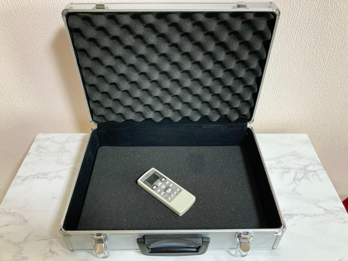 ベリンガー / ジュラルミンケース (フィルム剝れあり)