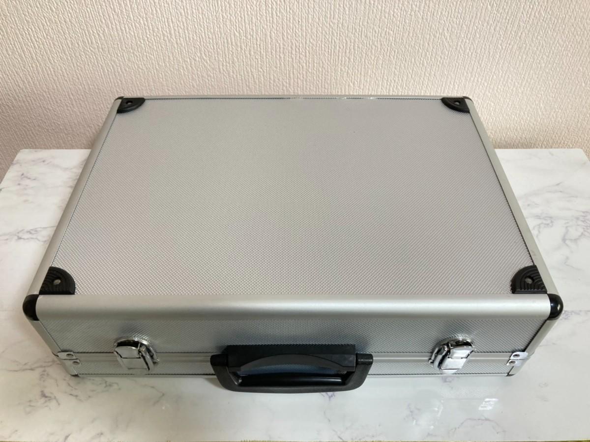 ベリンガー / ジュラルミンケース (フィルム剝れあり)