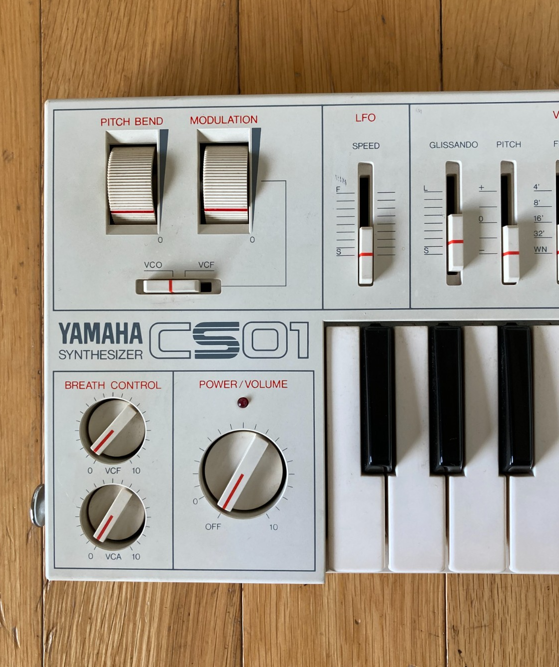 CS01 WHITE アナログシンセサイザー レアカラー｜SOUNDMART