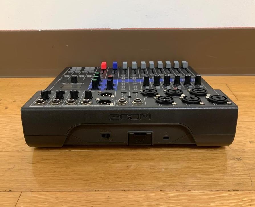 ZOOM (ズーム) / LiveTrak L-8 配信向けデジタルミキサー / レコーダー
