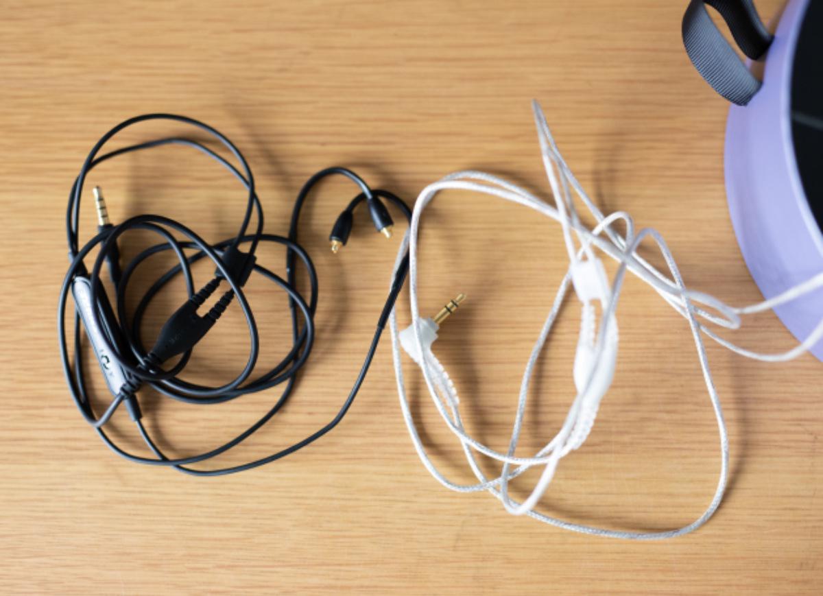 SHURE / AONIC4 SE42HYBK+UNI-A ブラック 高遮音性イヤホン