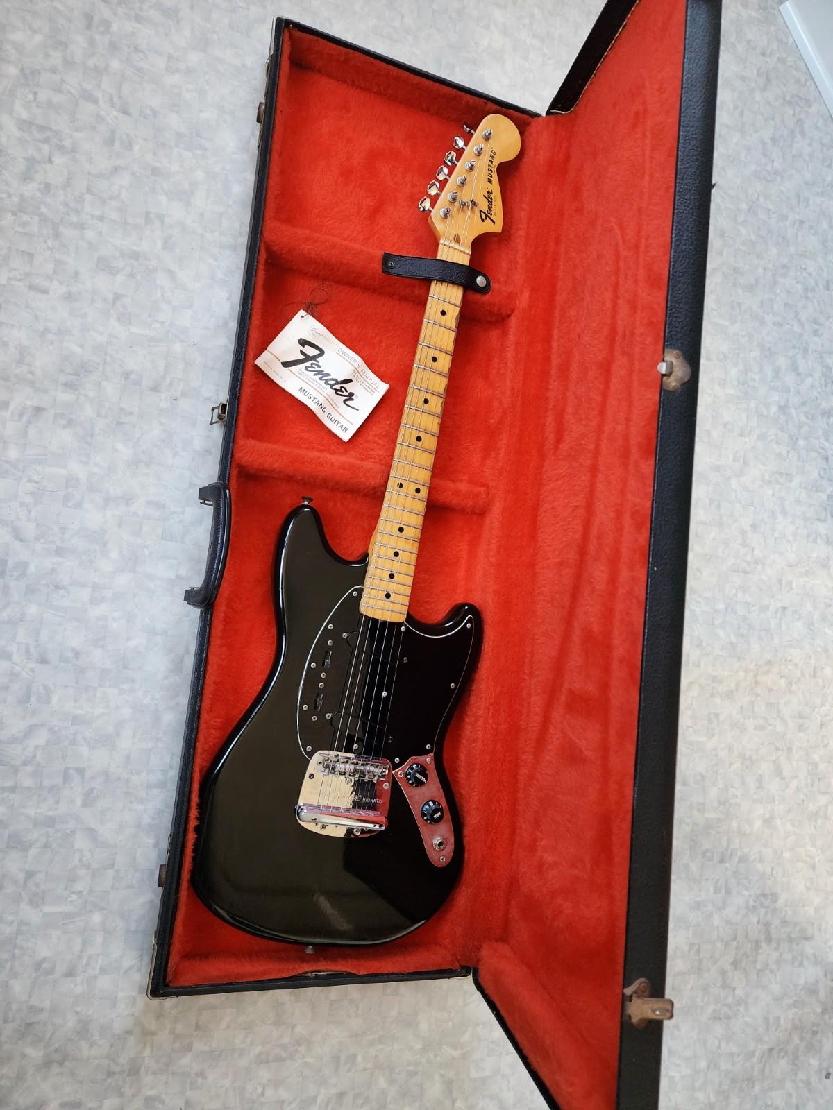 Fender USA / Fender USA Mustang ヴィンテージ 黒色 1970年代 フェンダー ムスタング 純正ケース付き