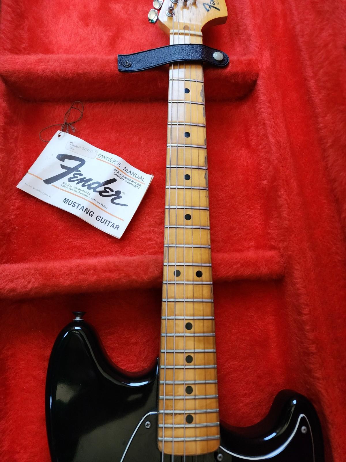 Fender USA / Fender USA Mustang ヴィンテージ 黒色 1970年代 フェンダー ムスタング 純正ケース付き