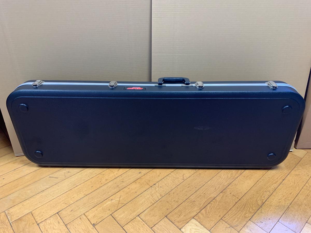 SKB (エスケービー) / 4 ベース用ハードケース D0556