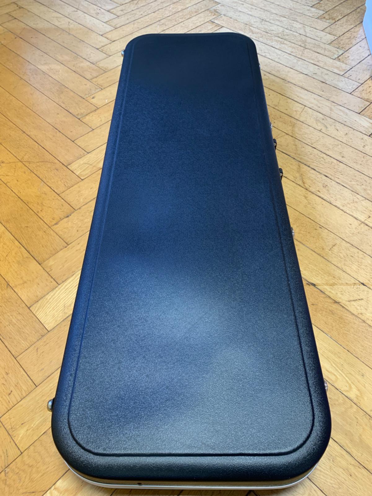 SKB (エスケービー) / 4 ベース用ハードケース D0556