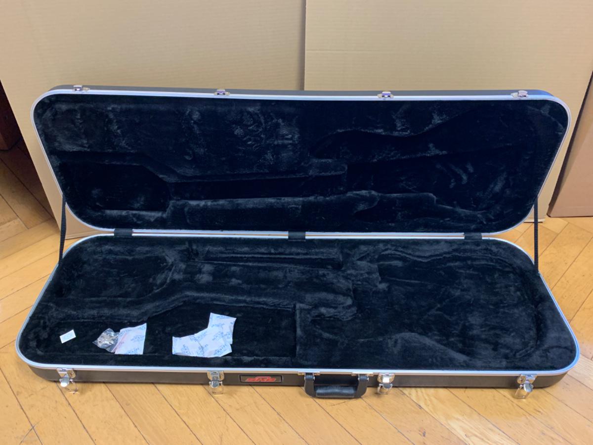 SKB (エスケービー) / 4 ベース用ハードケース D0556