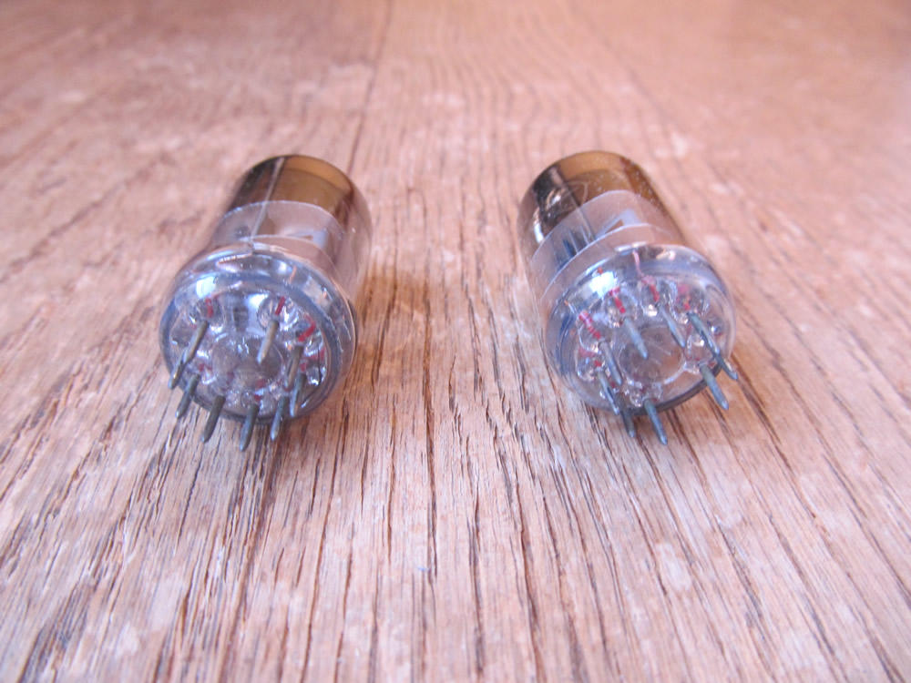 ロシア製真空管 / 6N2P (ECC83 12AX7類似) VOSKHOD 6Vヒーター 2本セット