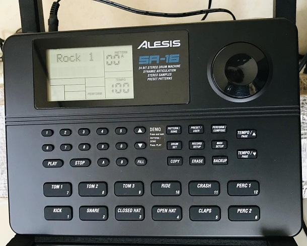 ALESIS / SR-16 ドラムマシンリズムマシン