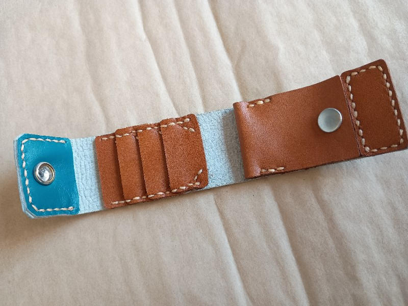 自作 / 手縫い革製ピックケース