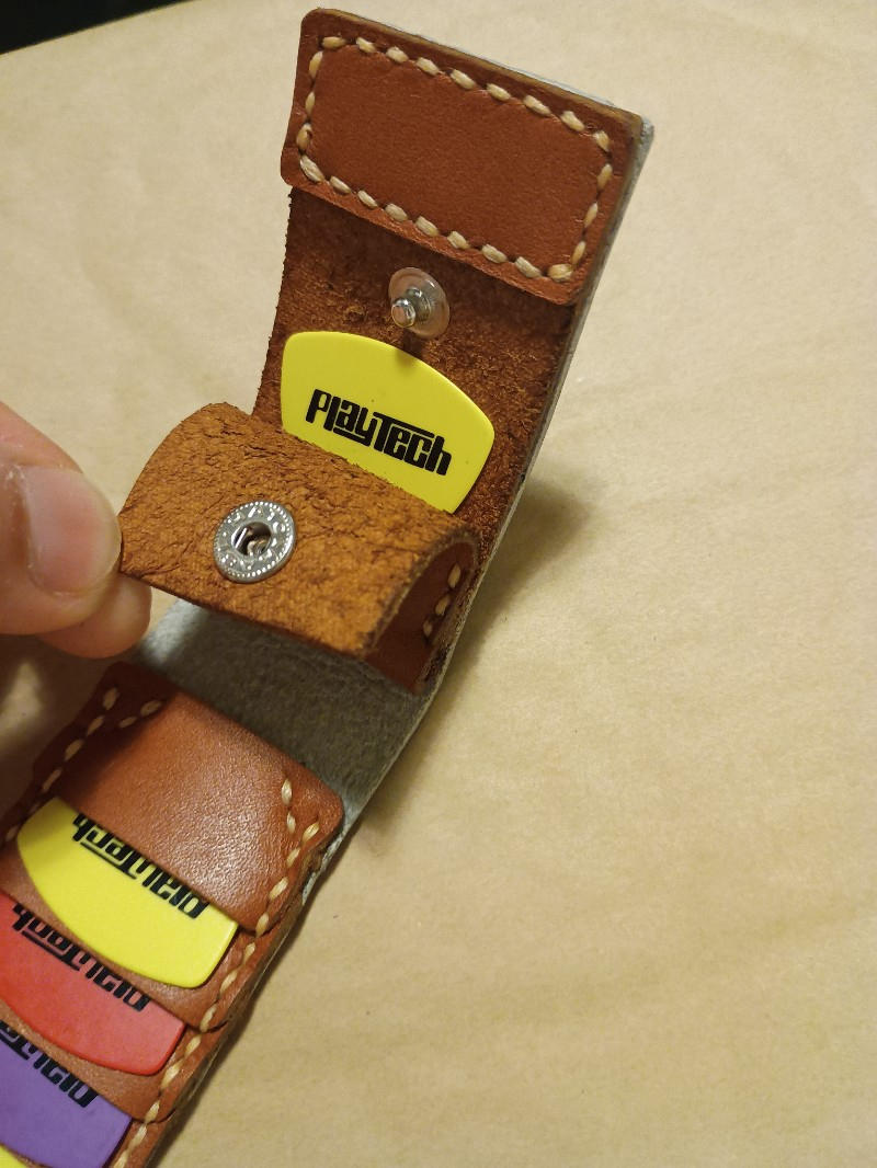 自作 / 手縫い革製ピックケース