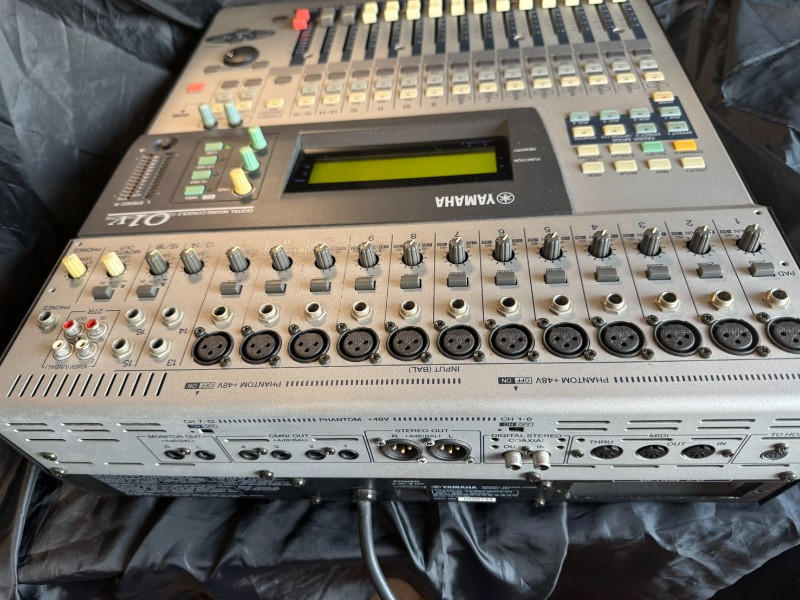 YAMAHA (ヤマハ) / 01V デジタルミキサー