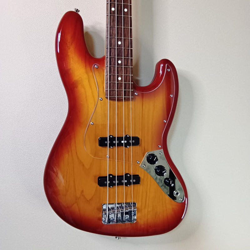 FENDER (フェンダー) / Fender MADE IN JAPAN HybridⅡ Jazz Bass シエナサンバースト×クリアピックガード