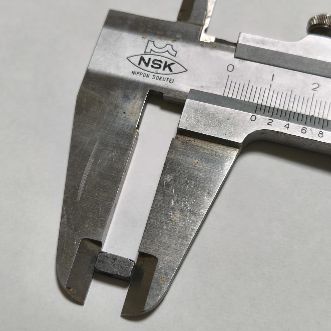 ノーブランド / トレモロ インサートブロック フロイドローズ タイプ ロック floydrose