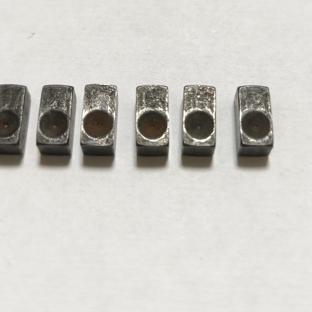 ノーブランド / トレモロ インサートブロック フロイドローズ タイプ ロック floydrose