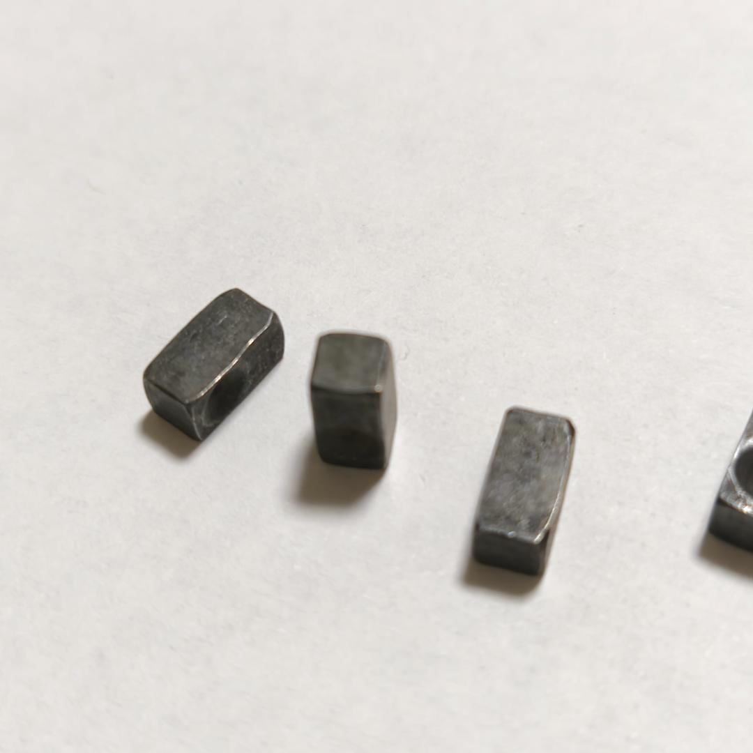 ノーブランド / トレモロ インサートブロック フロイドローズ タイプ ロック floydrose