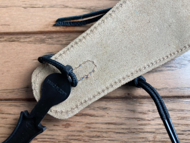 LEVY'S ( レヴィース ) / LEVY'S スエード/コンチョ/ビーズ ギター ストラップ CANADA made//キーホルダー付