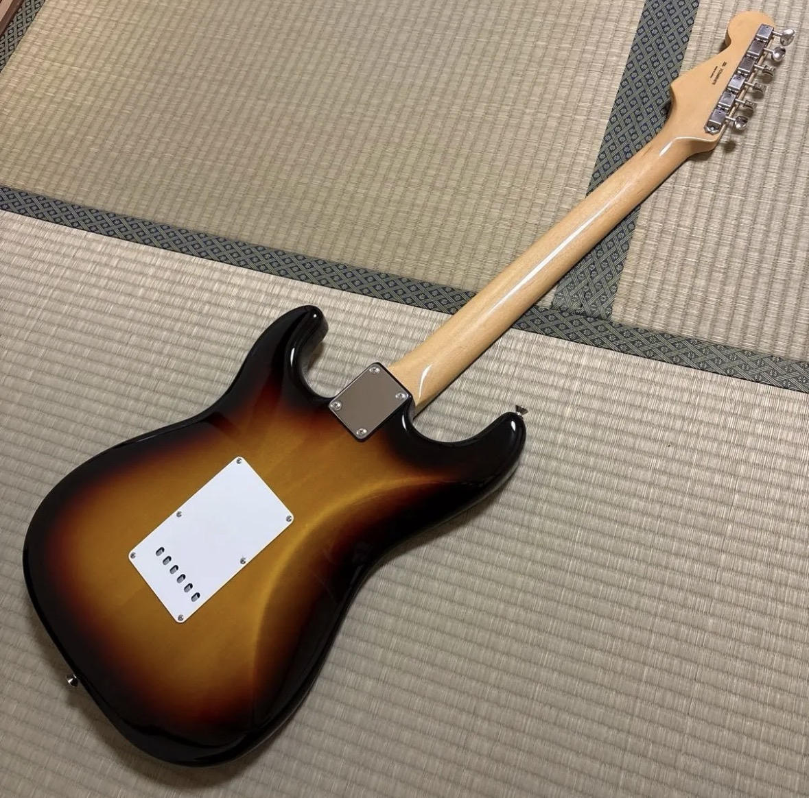 FENDER (フェンダー) / Made in Japan Traditional 60s Stratocaster 3-Color Sunburst
