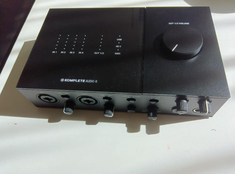 Native Instruments (ネイティブインストゥルメンツ) / Complete Audio 6 mk2
