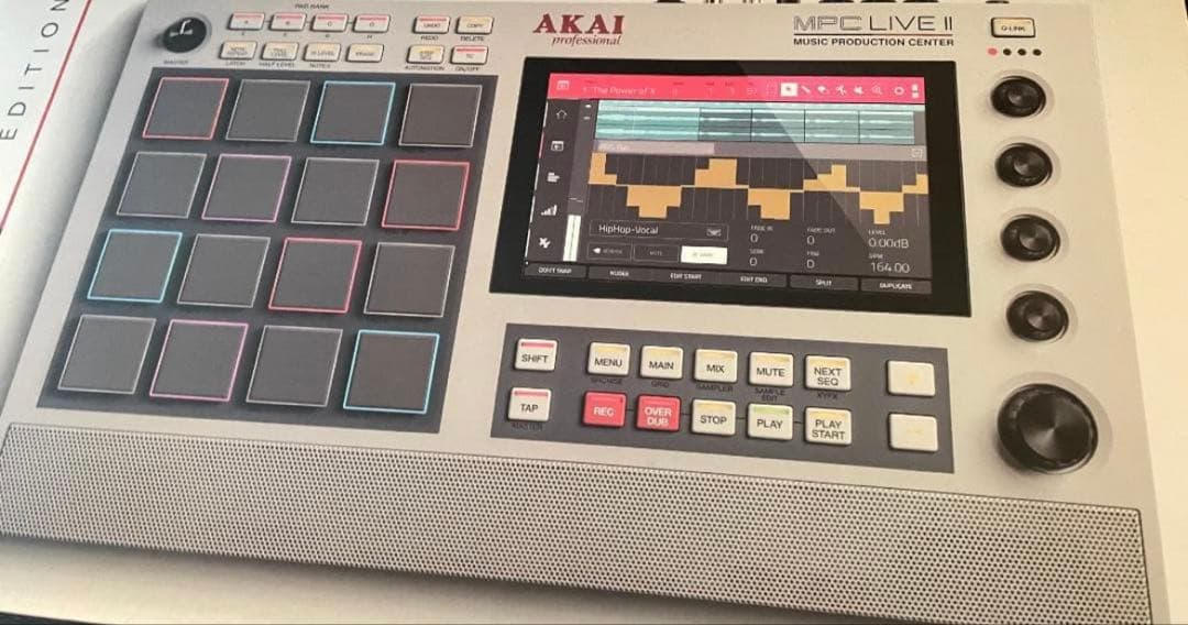 AKAI (アカイ) / MPC Live II Retro Edition