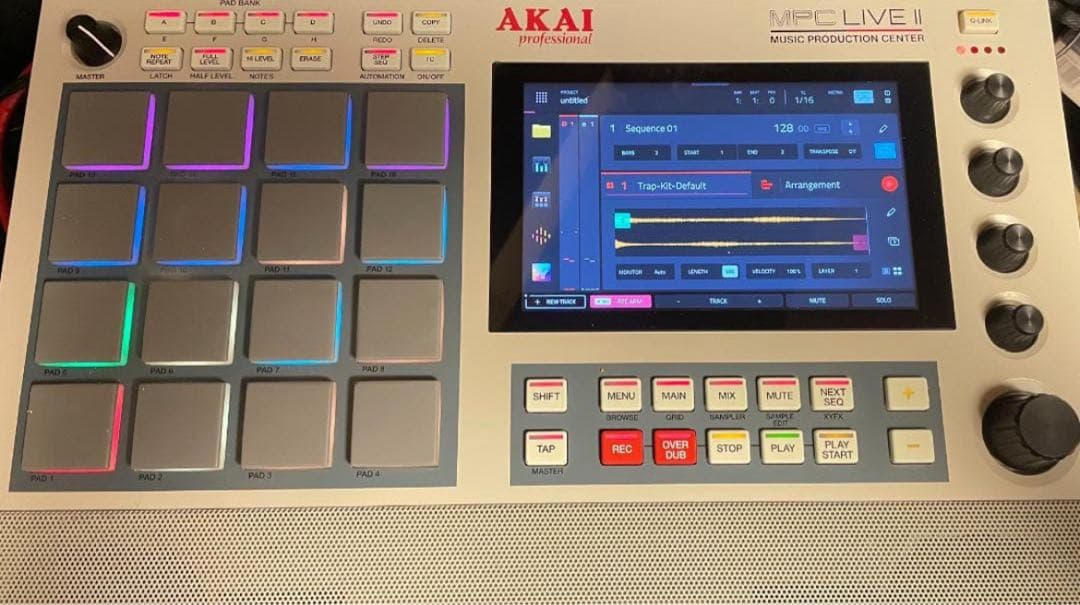 AKAI (アカイ) / MPC Live II Retro Edition