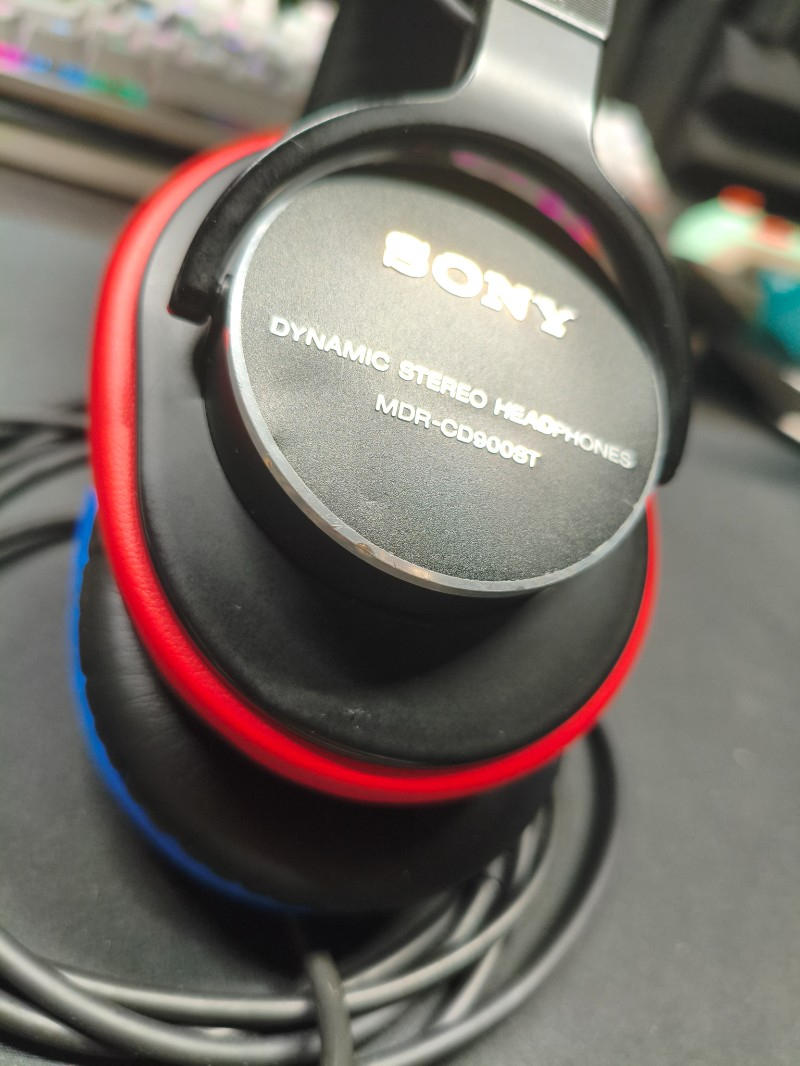 SONY (ソニー) / MDR-CD900ST 密閉型スタジオモニターヘッドホン