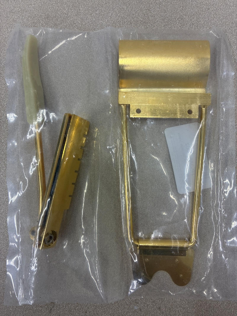 ALLPARTS (オールパーツ) / TP-3680-002 Gold Vibrato Tailpiece ギターブリッジ D1457