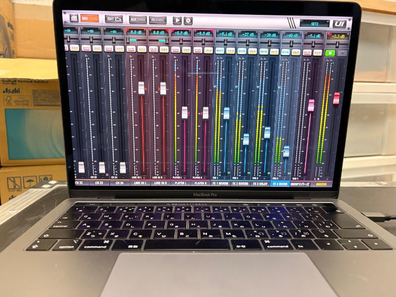 Soundcraft(サウンドクラフト) / Ui24R Wi-Fi コントロール・デジタルミキサー 24ch