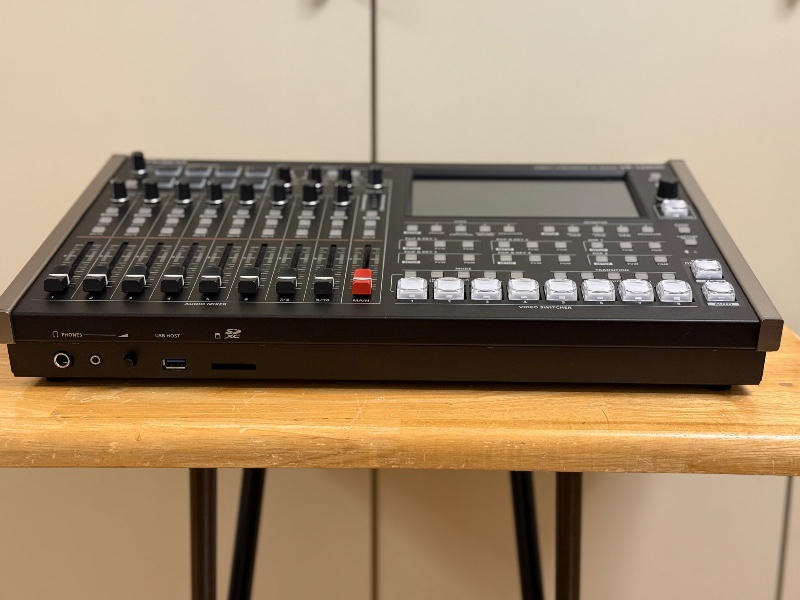 ROLAND (ローランド) / VR-120HD DIRECT STREAMING AV MIXER