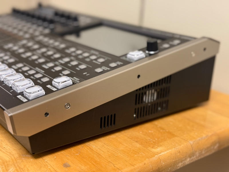 ROLAND (ローランド) / VR-120HD DIRECT STREAMING AV MIXER