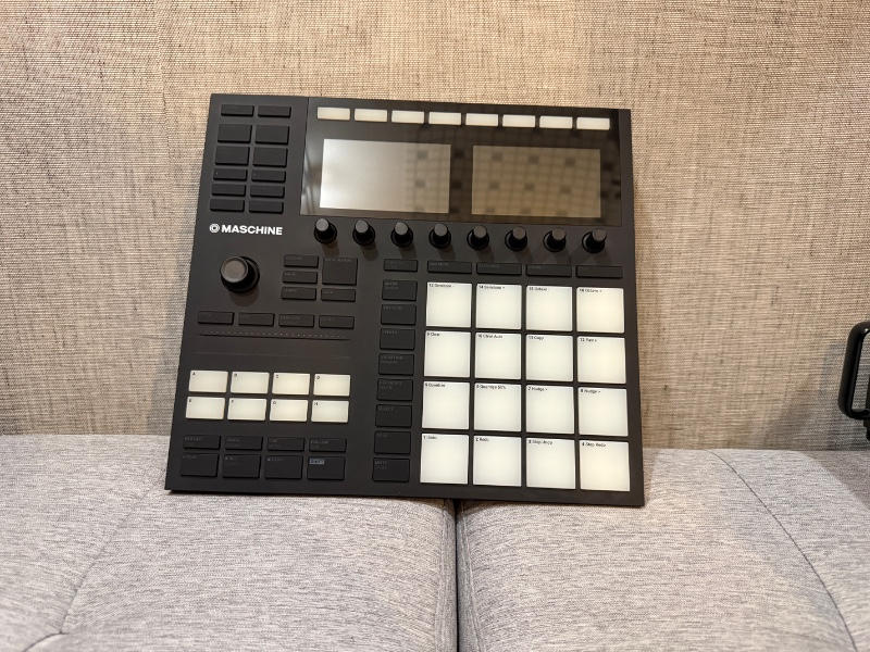 Native Instruments (ネイティブインストゥルメンツ) / MASCHINE MK3