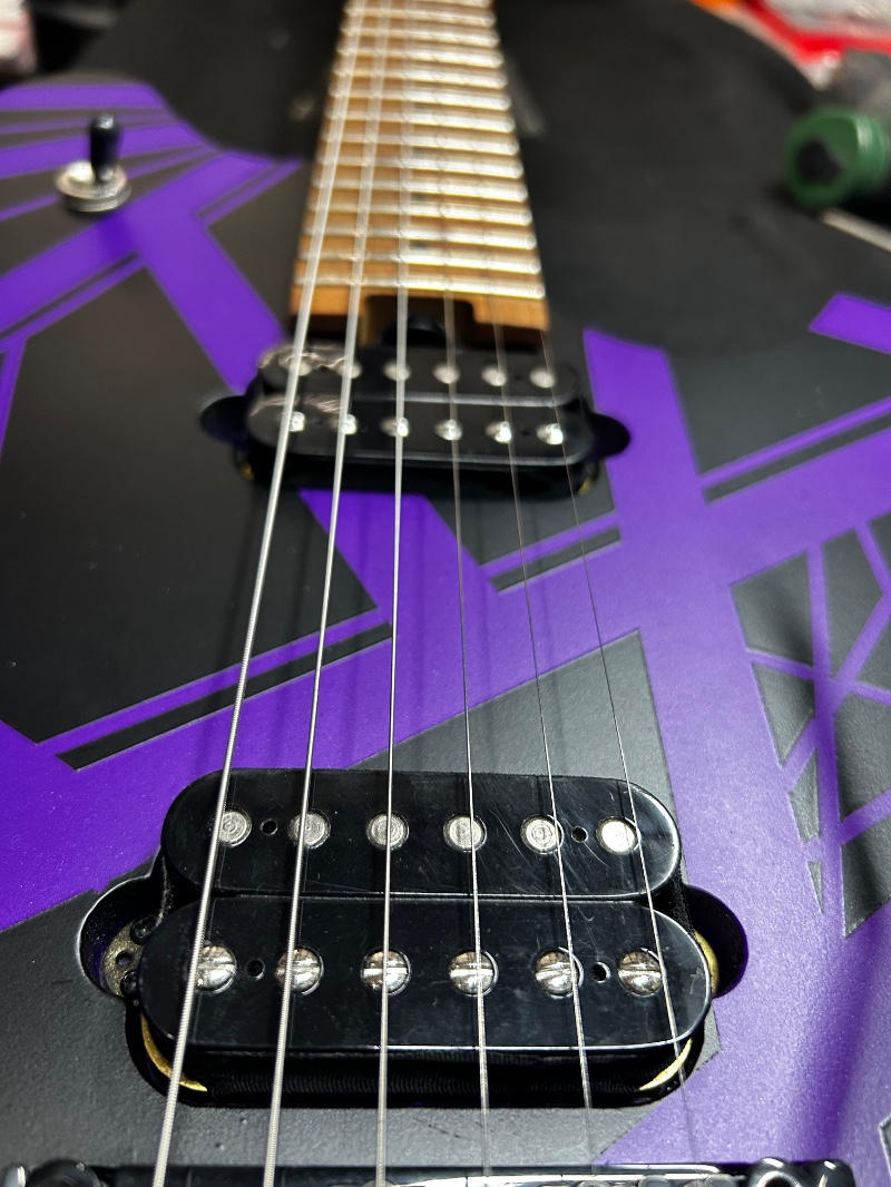LEG MUSIC PRO. / EVH wolfgang STD.ベースにパープルバンブルビーにしました。LEG MUSIC PRO.van halen