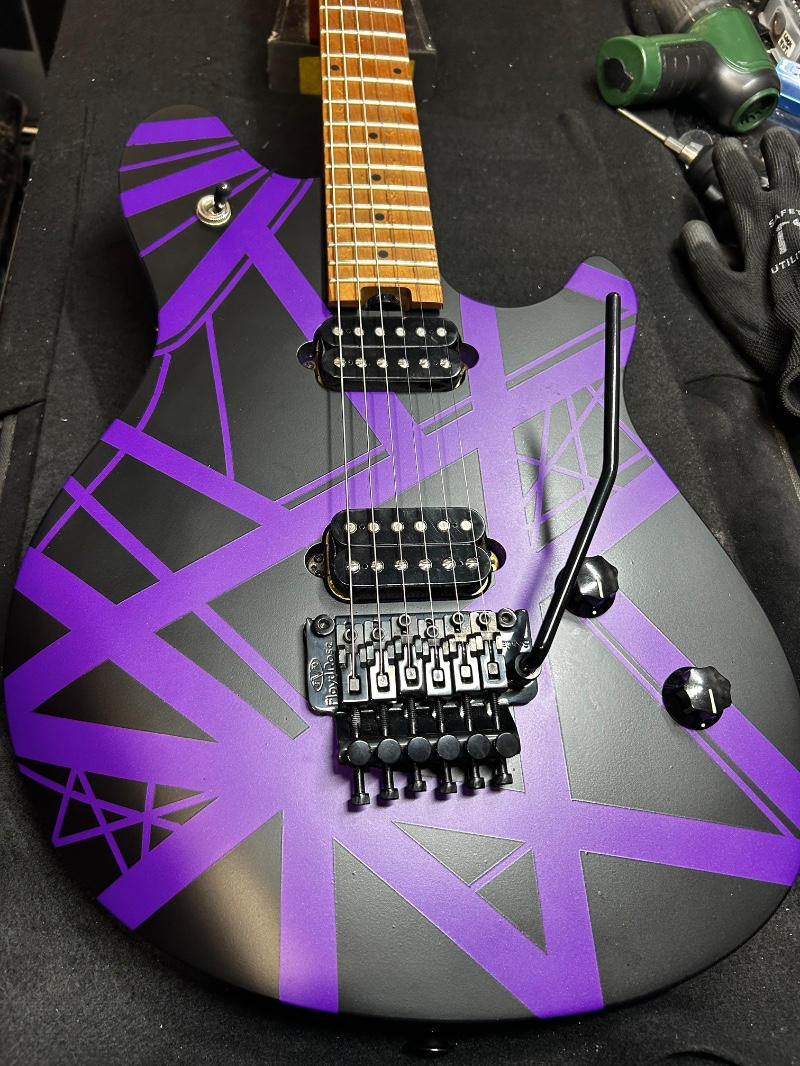 LEG MUSIC PRO. / EVH wolfgang STD.ベースにパープルバンブルビーにしました。LEG MUSIC PRO.van halen