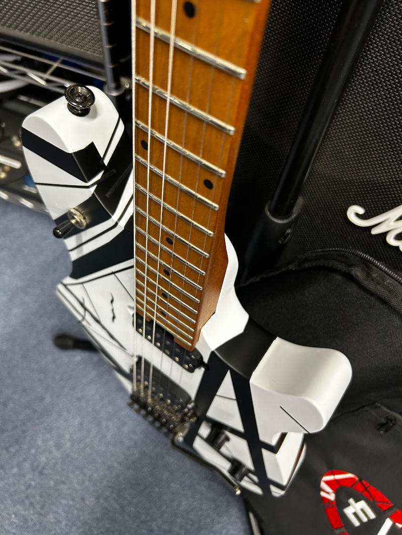EVH (イーブイエイチ) / EVH wolfgang STD.ベースに白黒フランケン!van halen. エディ