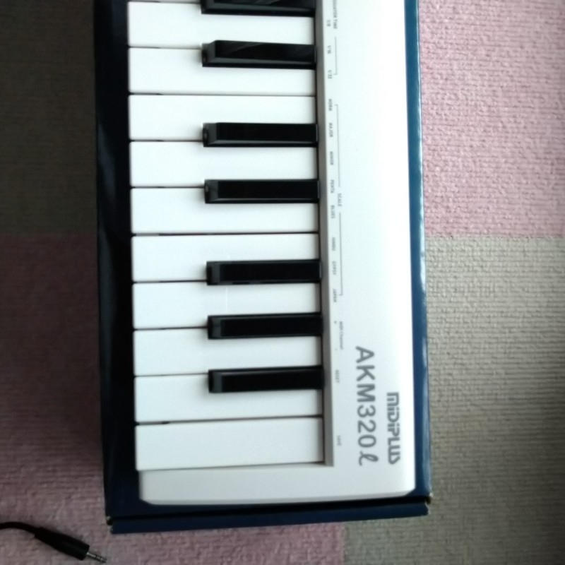 MIDIPLUS (ミディープラス) / AKM320L Midiキーボードコントローラ DTM定番ソフト Cubase LE付