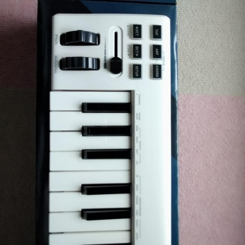 MIDIPLUS (ミディープラス) / AKM320L Midiキーボードコントローラ DTM定番ソフト Cubase LE付