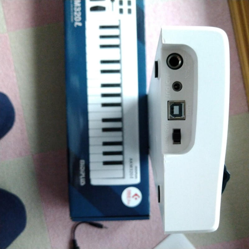 MIDIPLUS (ミディープラス) / AKM320L Midiキーボードコントローラ DTM定番ソフト Cubase LE付