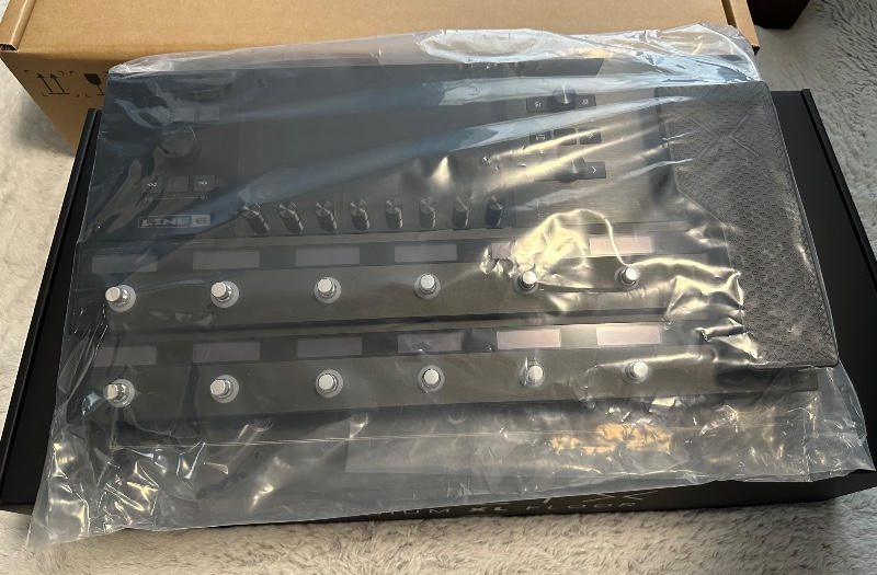 Line 6 (ライン6) / 新品同様 Helix Stadium XL Floor マルチプロセッサー ライン6