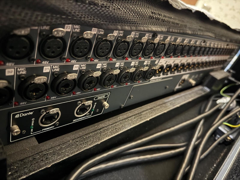 Soundcraft (サウンドクラフト) / Si iMPACT デジタルミキサー 32ch+ Si DANTE card アクセサリーキット、特型フライトケース付き