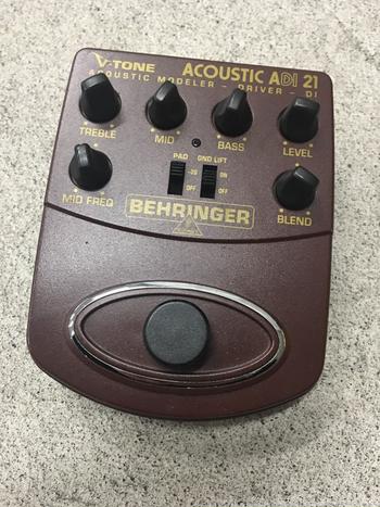 BEHRINGER (ベリンガー) / ADI21 V-Tone Acoustic アコースティックギター用プリアンプ